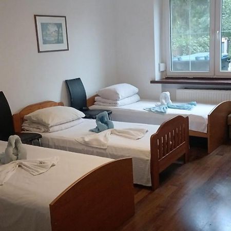 Ночлеги - Hostel Tarnowo Podgórne Εξωτερικό φωτογραφία